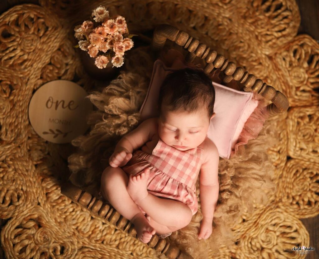 عکاسی نوزاد در آتلیه کودک قائمشهر